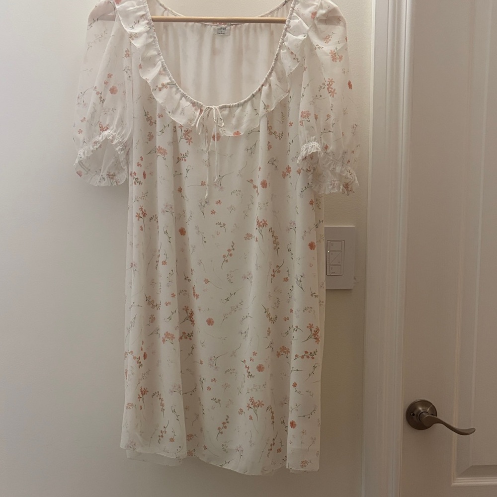 Wilfred White Floral Blouse with Ruffle Trim